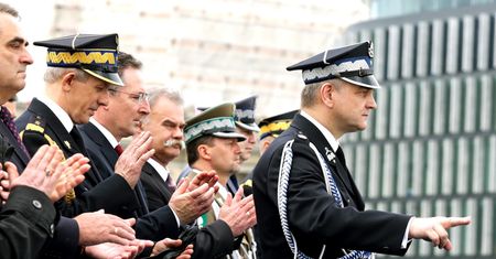 Straż Pożarna w Polsce ma 450 nowych oficerów