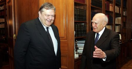 Kryzys w Grecji. Prezydent zrzeka się wynagrodzenia