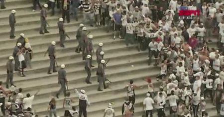 Kibice Corinthians starli się z policją
