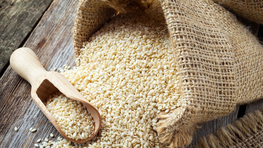 Suszone ziarna sezamu