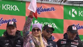 Wzruszająca scena przed ostatnim skokiem Stocha. To ona machnęła chorągiewką