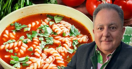 Robert Makłowicz tak podkręca smak pomidorówki. Dla wielu gospodyń to nie do pomyślenia