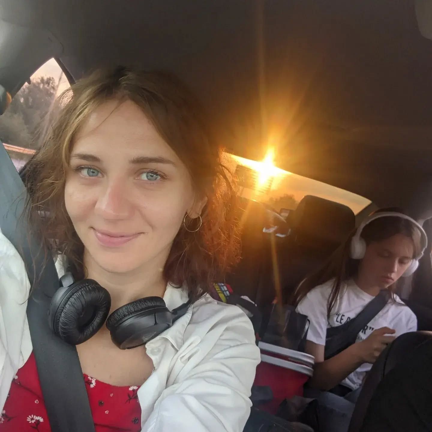 Ira, a na tylnym siedzeniu Nastka