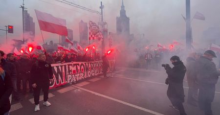 Skandal na Marszu Niepodległości. "Tych symboli nie powinno być"