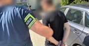 Chodził po mieście i łapał za klamki w samochodach. Gdy trafił otwarty, zabierał wartościowe przedmioty