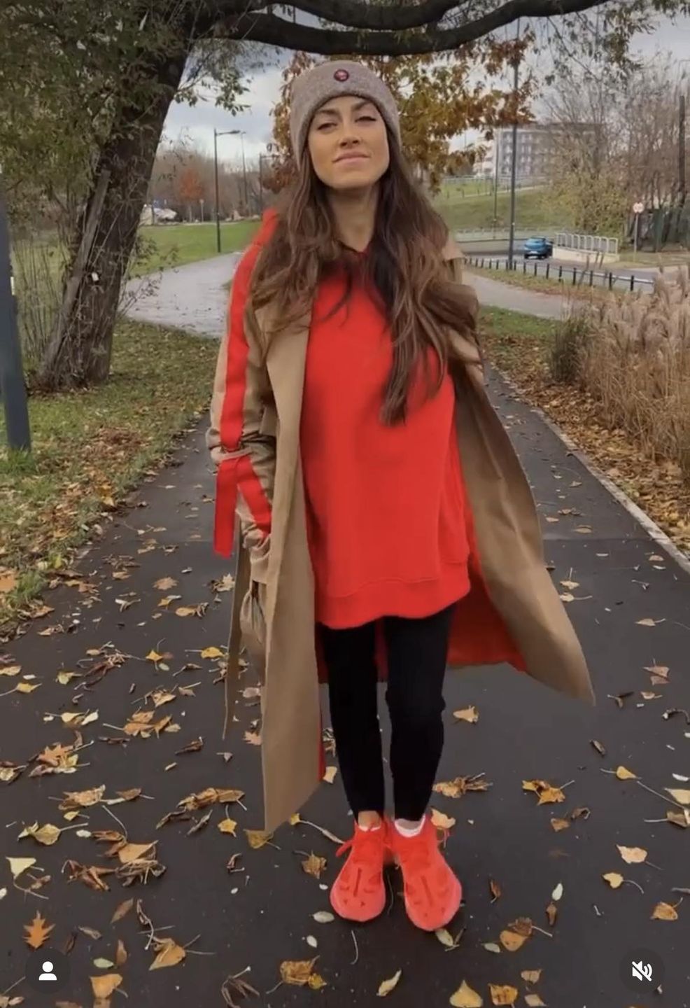 Maja Hyży w neonowych butach 