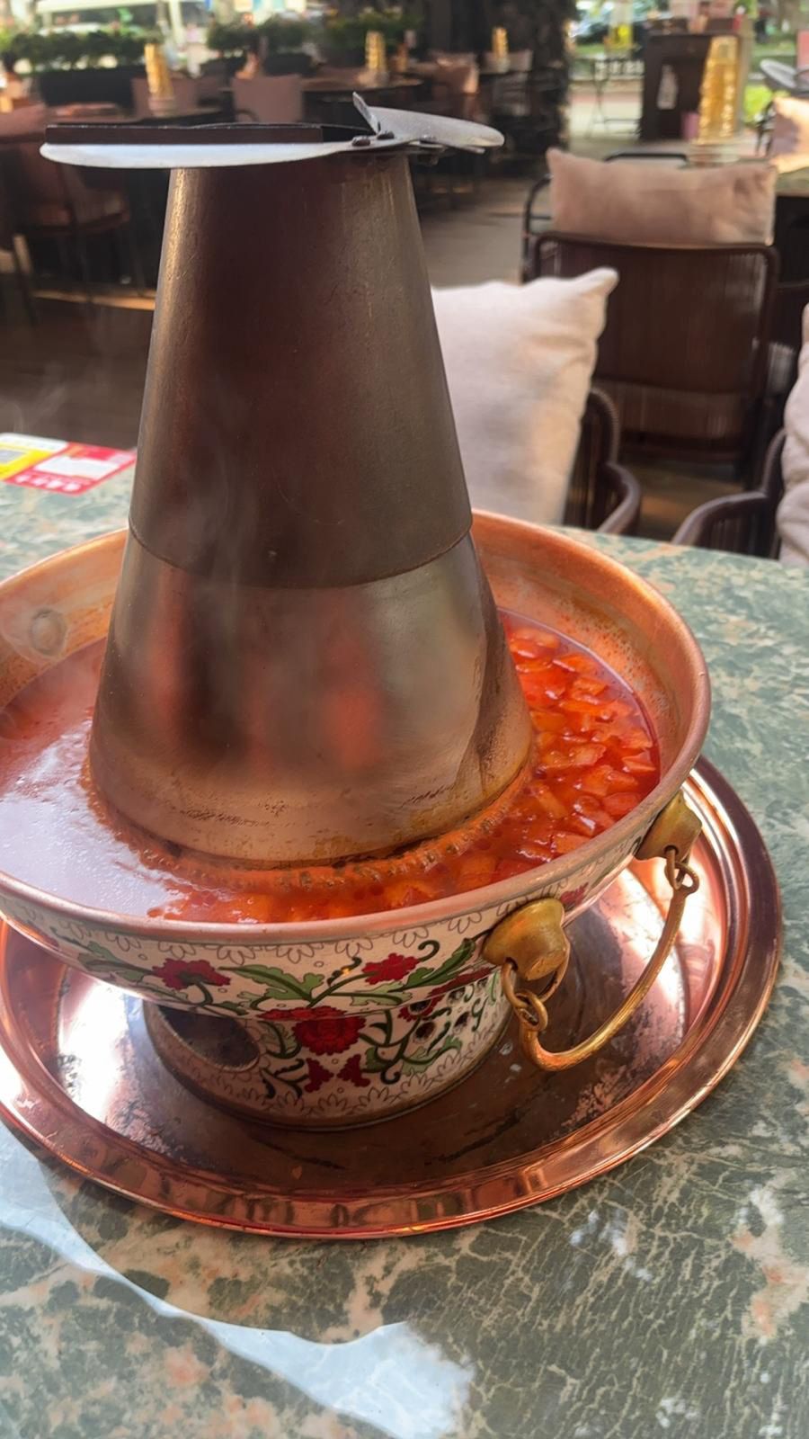 Chińskie przysmaki przygotowane z użyciem hot pota