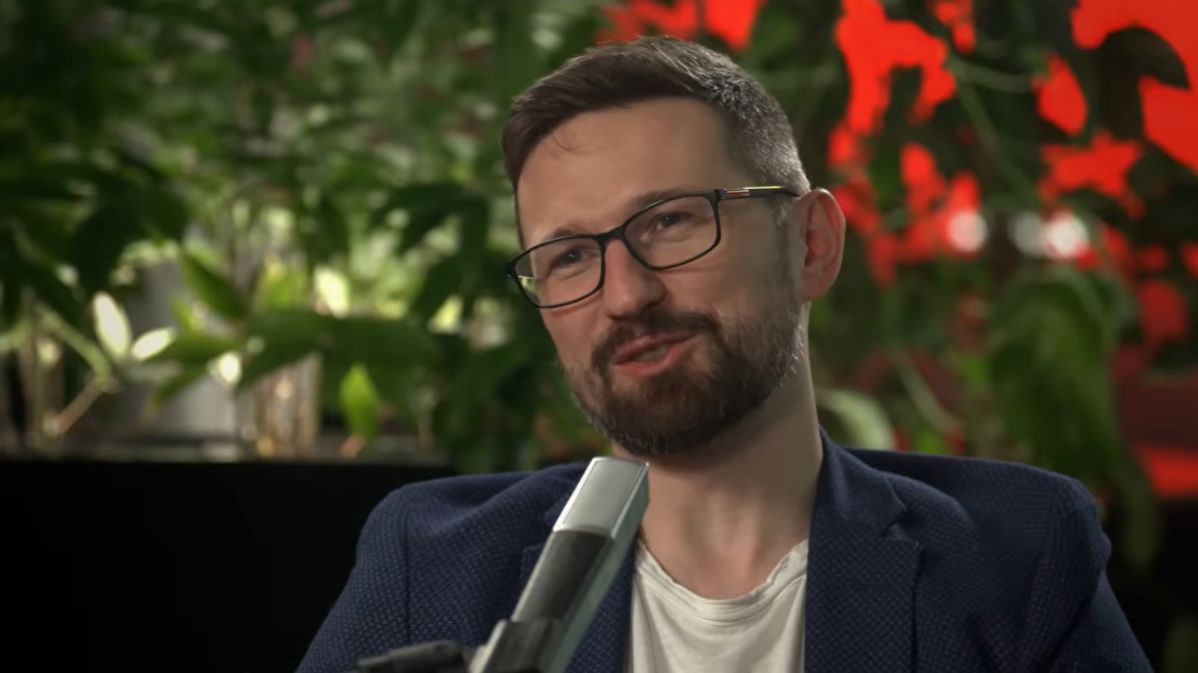 Znany reporter przechodzi z TVN24 do Wirtualnej Polski