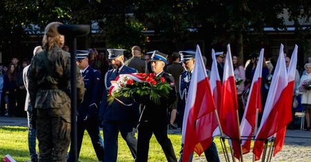 W Słupsku uczczono 87. rocznicę powstania Polskiego Państwa Podziemnego i Szarych Szeregów