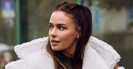 Jesienny look Nataszy Urbańskiej. Otuliła się kożuchem w wersji XXL