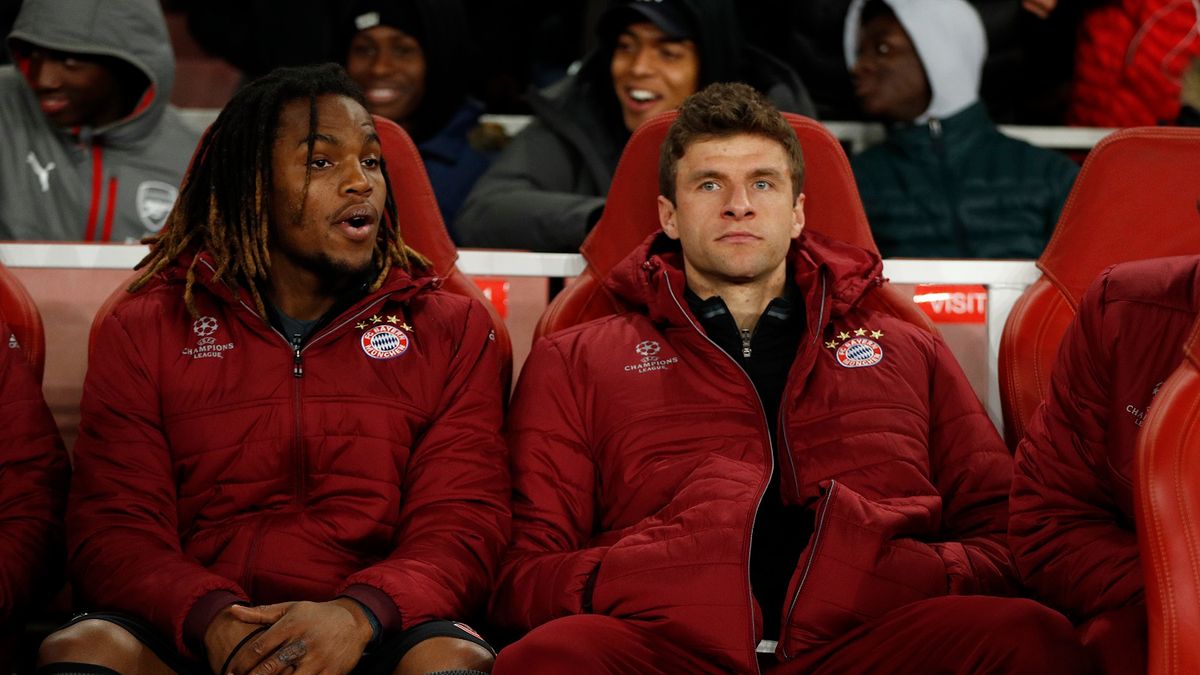 Zdjęcie okładkowe artykułu: Reuters / John Sibley / Na zdjęciu: Thomas Mueller na ławce rezerwowych Bayernu