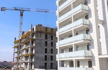 Tempo ożywienia w budownictwie poniżej oczekiwań. Analitycy banku szukają powodów