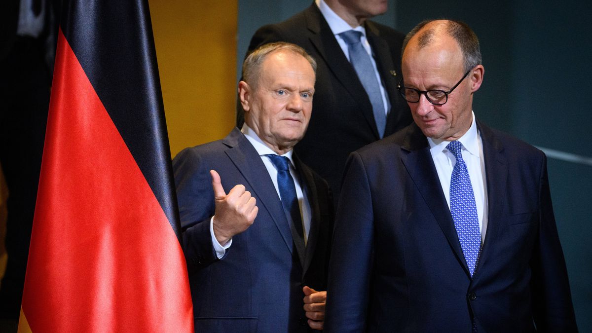 17th German-Polish intergovernmental consultations in Berlin
01 December 2025, Berlin: German Chancellor Friedrich Merz (R) and Donald Tusk, Prime Minister of Poland, arrive for a group photo at the German-Polish government consultations in the Federal Chancellery in Berlin. Photo: Bernd von Jutrczenka/dpa 
Dostawca: PAP/DPA.
Bernd von Jutrczenka
Poland