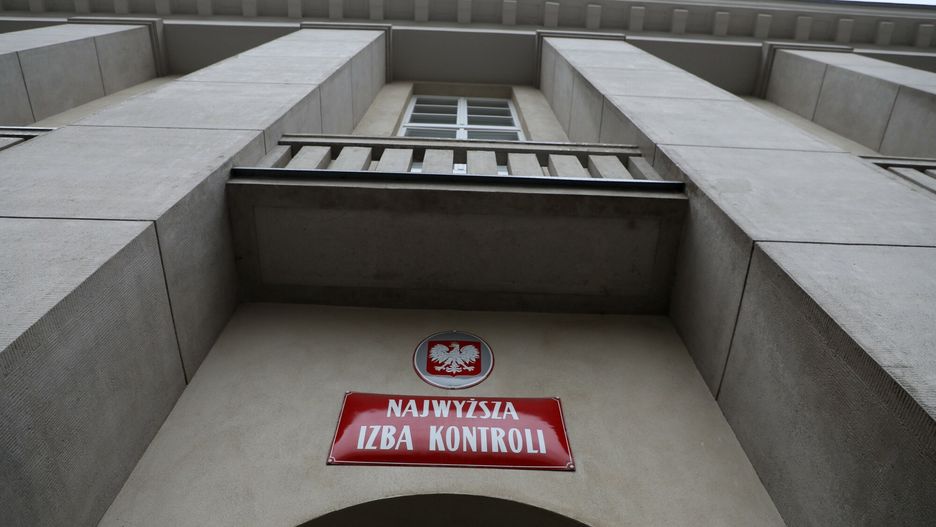 Komisja w sprawie Pegasusa w siedzibie NIKFot. Jakub Kaminski/East News, Warszawa, 28.01.2022.  Najwyzsza Izba Kontroli. Kolejne posiedzenie komisji nadzwyczajnej do spraw wyjasnienia przypadkow nielegalnej inwigilacji, ich wplywu na proces wyborczy w Rzeczypospolitej Polskiej oraz reformy sluzb specjalnych - tzw. komisja ds. Pegasusa.Jakub Kaminski