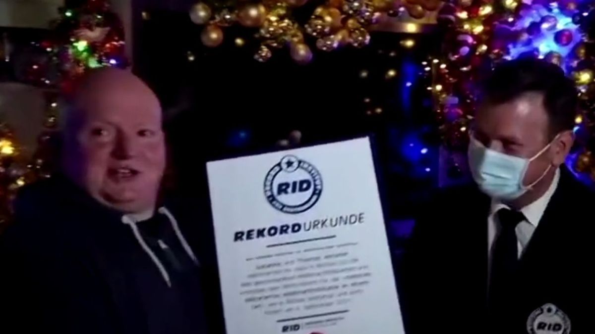 Małżeństwo z Niemiec ma w swoim domu 444 choinki