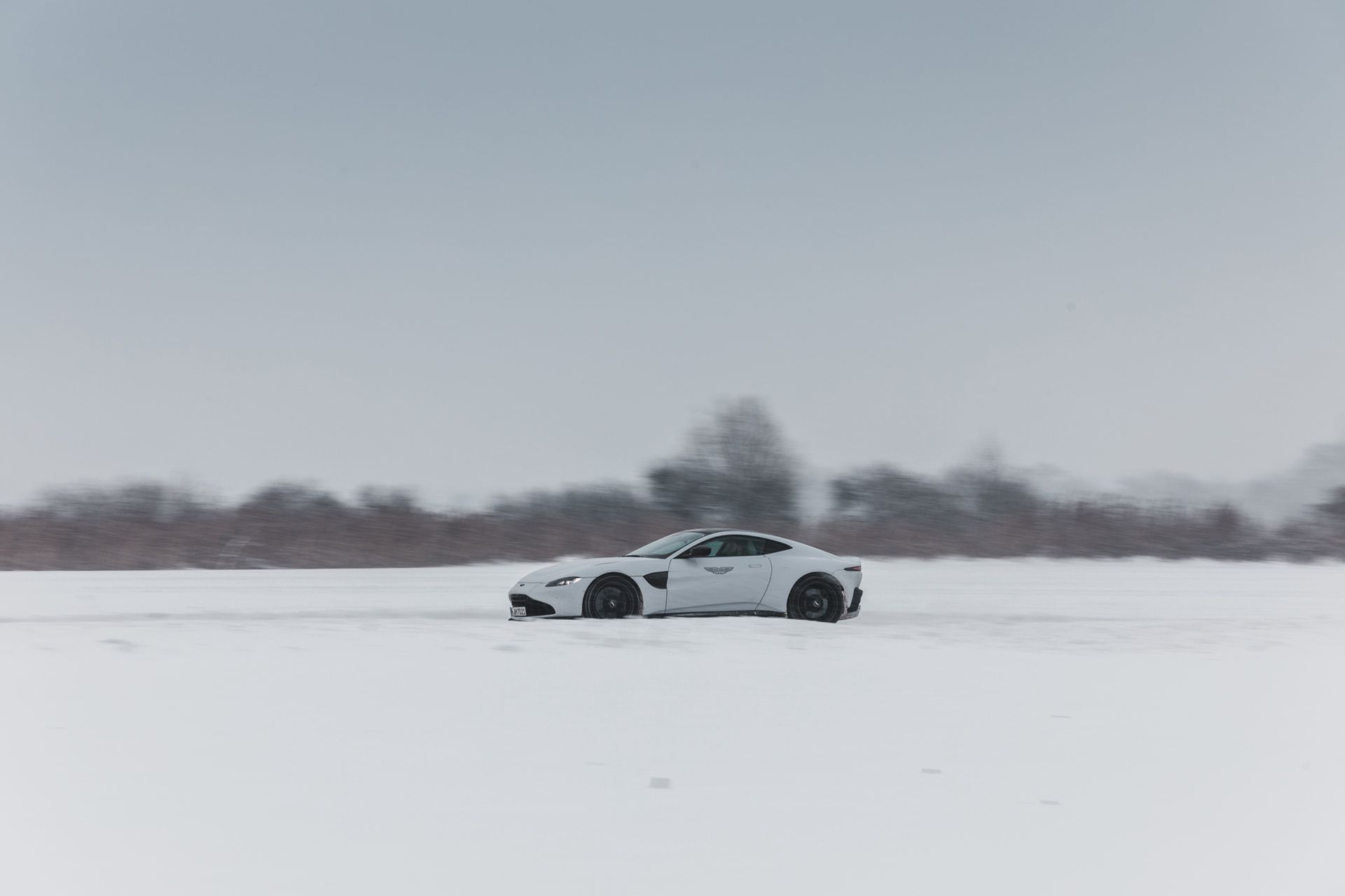 Aston Martin Vantage (2022)