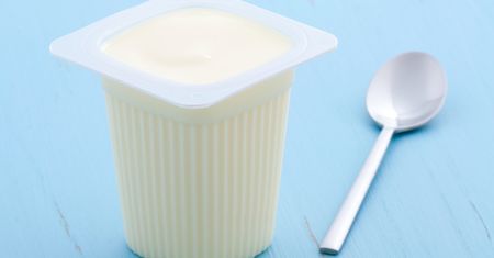 Jogurt waniliowy/cytrynowy bez zawartości tłuszczu z witaminą D i niskokalorycznym słodzikiem