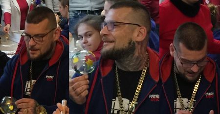Popek maluje bombki z młodzieżą. "Pocięta morda, wielkie serce" (ZDJĘCIA)