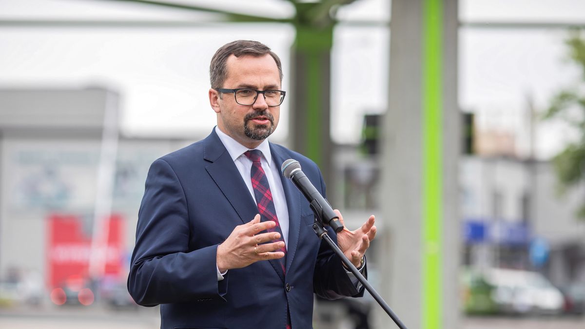 Marcin Horała ujawnił swoje zarobki i prezesów CPK.