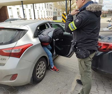 "Ojczym Kamilka skatowany w więzieniu". Oszuści wykorzystują śmierć chłopca