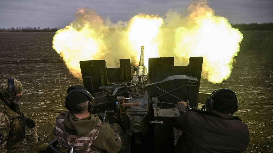 TemporaryUkrainian servicemen fire with a S60 anti-aircraft gun at Russian positions near Bachmut on March 20, 2023, amid the Russian invasion of Ukraine. (Photo by Aris Messinis / AFP)ARIS MESSINIS