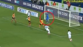 "Maślane ręce" golkipera. Rywale sprezentowali bramkę SSC Napoli [WIDEO]