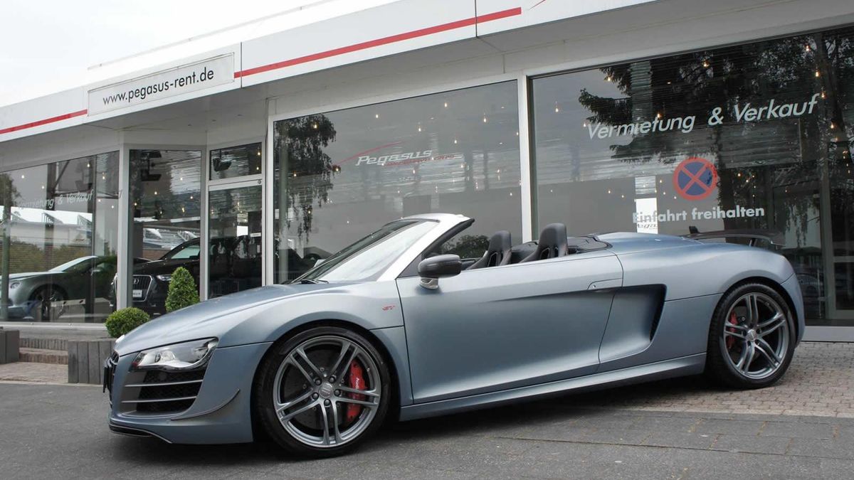 Dilerowi ukradziono Audi R8 GT Spyder 1