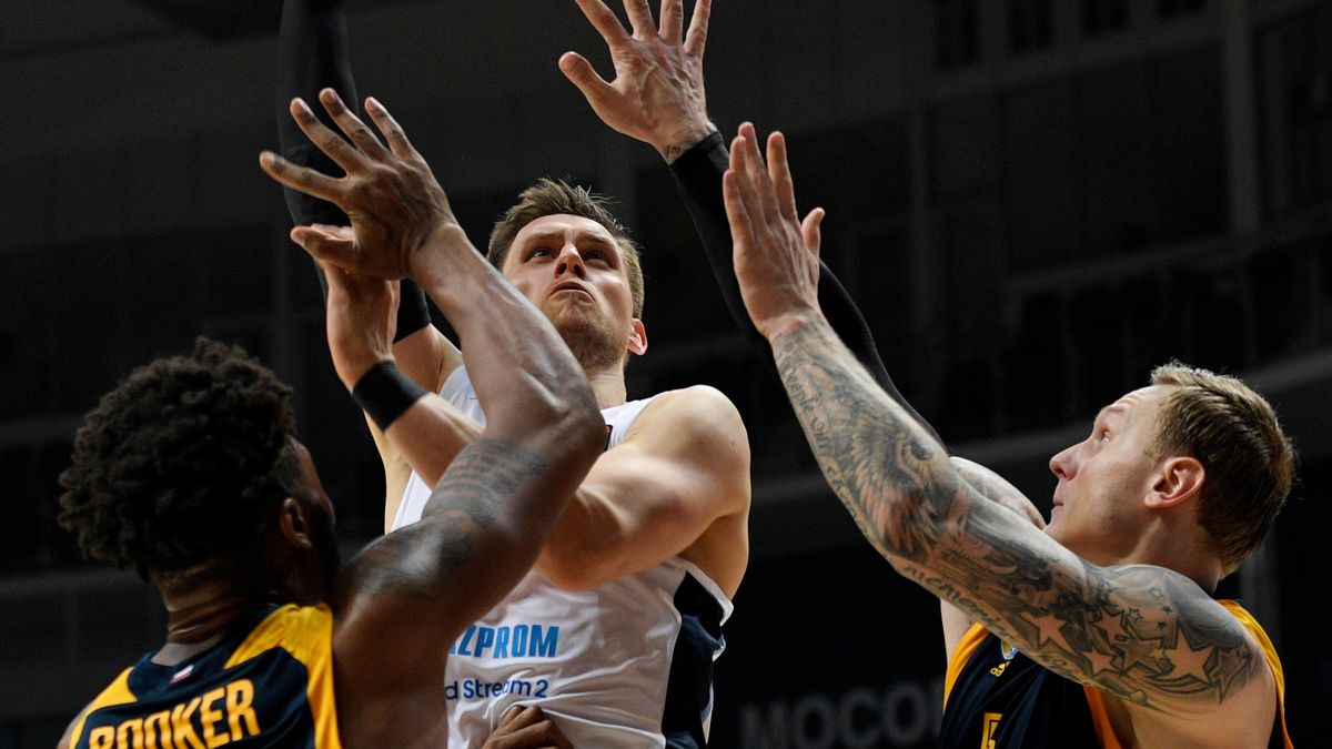 Zdjęcie okładkowe artykułu: Getty Images / Ivan Korzhenevskiy/Euroleague Basketball  / Na zdjęciu: Mateusz Ponitka (w białym stroju)