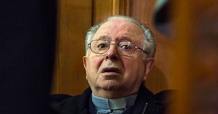 Nie żyje "seryjny pedofil". Były ksiądz w spokoju dożył 90 lat
