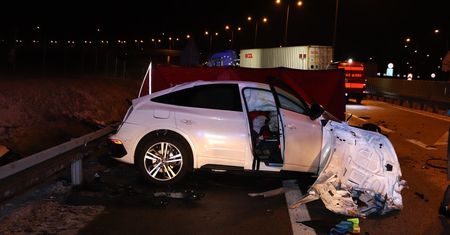 Tragiczny wypadek na trasie S1. Zderzenie ciągnika, osobówki i busa