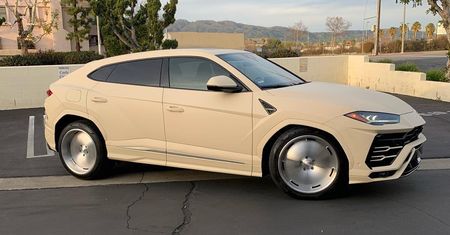 Kanye West ma lamborghini urusa w kolorze berlińskiej taksówki