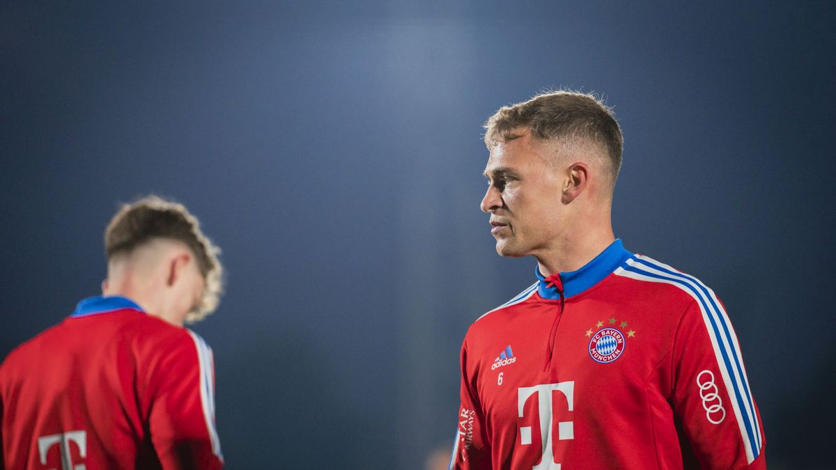 po prawej Joshua Kimmich, zawodnik Bayernu