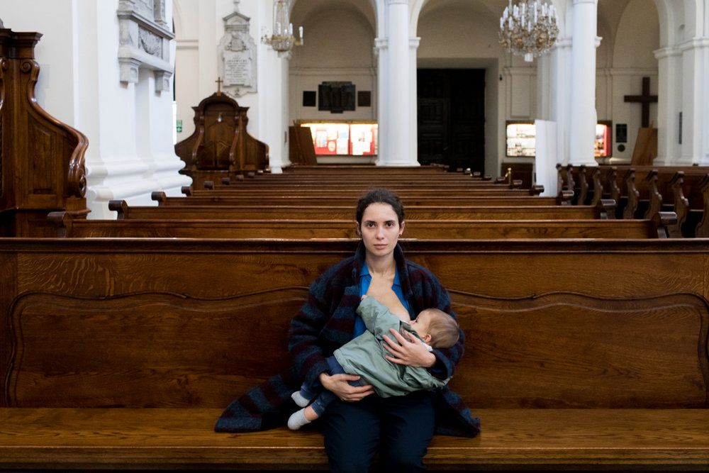 Karmić piersią mamy prawo także w kościele