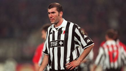 QUIZ: Rozpoznajesz byłe gwiazdy futbolu? Polegniesz już 3. pytaniu!