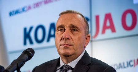 Grzegorz Schetyna gnał 123 km/h w terenie zabudowanym. 2,5 tys. mandatu to nie wszystko