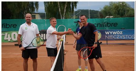 Gmina Budzyń zbiera doświadczenie i inwestuje w sport. Nagroda od przewodniczącego sejmowej komisji