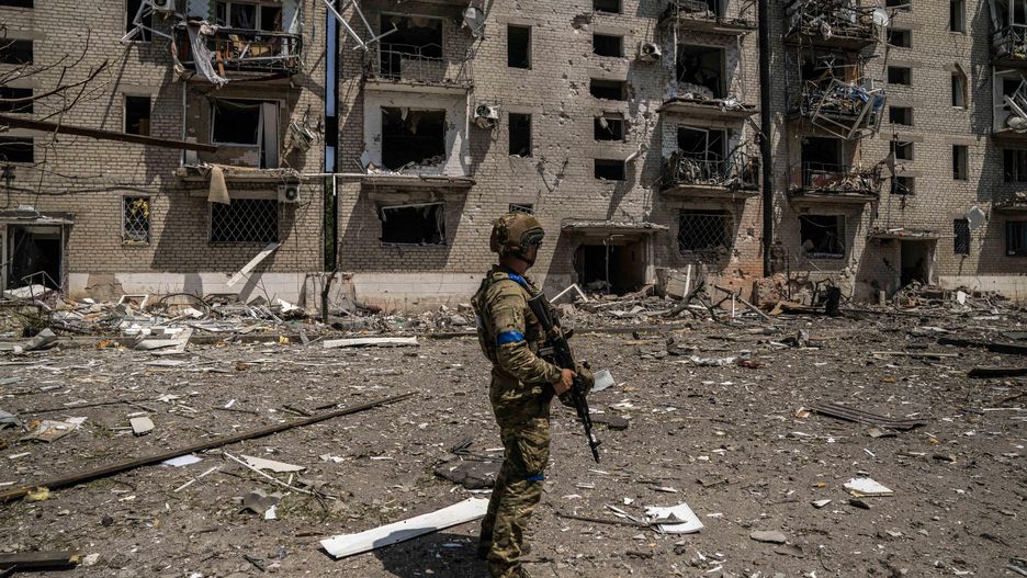 Traces of Russia-Ukraine war on Ukraine's Toretsk
DONETSK OBLAST, UKRAINE - JULY 5: A view of the destruction of buildings as the war between Russia and Ukraine continues in the city of Toretsk, Donetsk Oblast, Ukraine, on July 5, 2024. The situation on the Toretsk front is tense. The Russians made 18 unsuccessful attempts to attack near Pivnichne, Toretsk and New York. Jose Colon / Anadolu/ABACAPRESS.COM 
Dostawca: PAP/Abaca
AA/ABACA
Catastrophe, Destroyed, agresja Rosji, atak Rosji na Ukrain�, inwazja, inwazja rosyjska, konflikt zbrojny, rosyjska, rosyjski, sytuacja na Ukrainie, sytuacja w Ukrainie, Ukrai�cy, Wojna na Ukrainie, wojna w Ukrainie, wok� Ukrainy