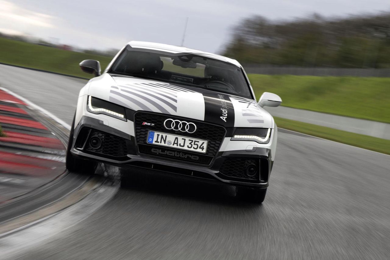 Audi RS7 Piloted Driving przejechało tor Hockenheim samodzielnie