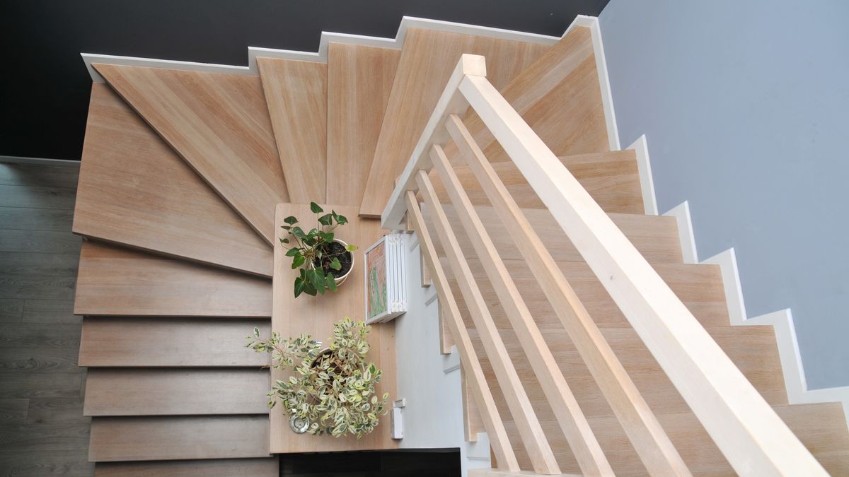 Schody drewniane – z jakiego drewna powinny być wykonane? 