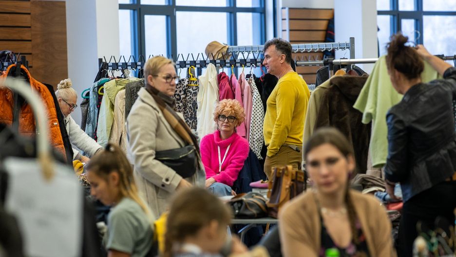 W czasie bazaru można było zobaczyć modę autorską i znaleźć unikatowe ubrania. Były też biżuteria i stylowe akcesoria takie jak torebki, chusty czy okulary.