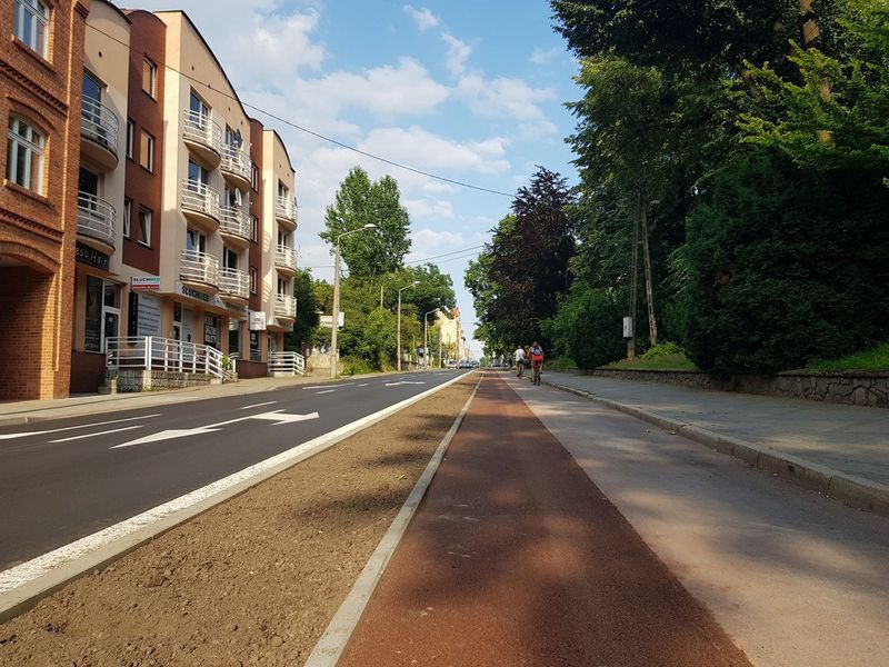 Rybnik. Ul. Bolesława Chrobrego po nowemu, zadowoleni rowerzyści