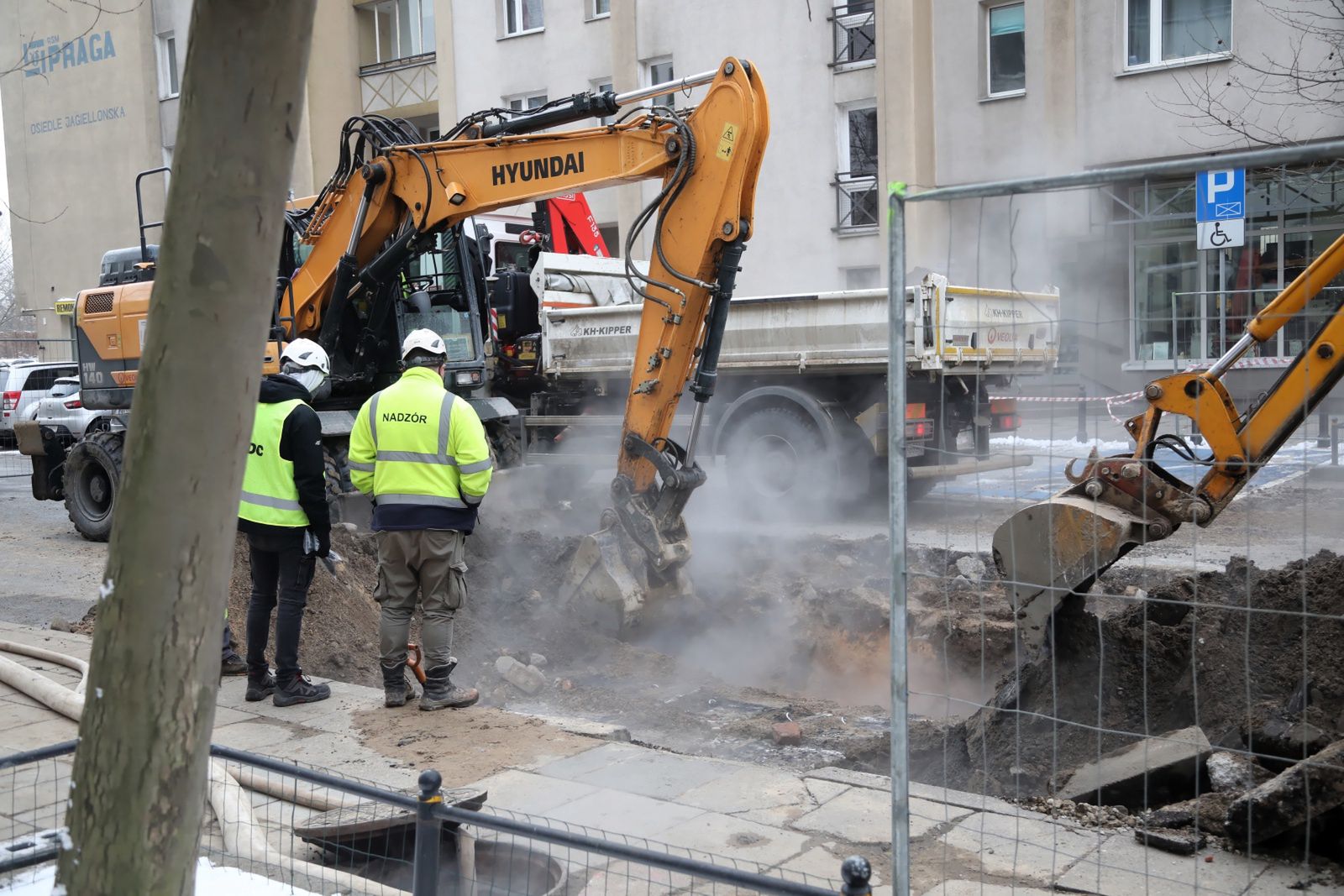 Warszawa. Zimne kaloryfery po awariach. Komunikat ciepłowników