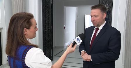 “Systemowy mechanizm dojenia”. Kolejne setki tysięcy złotych dla PiS od menedżerów państwowych spółek