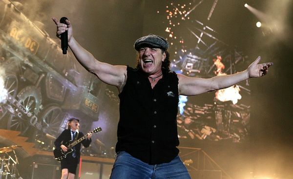Koniec AC/DC?