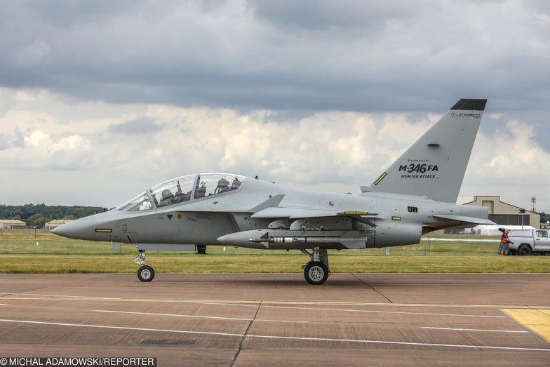 Master to włoska nazwa samolotów typu M-346. Wśród pilotów i personelu technicznego polska wersja nieoficjalnie nazywana jest Bielikiem