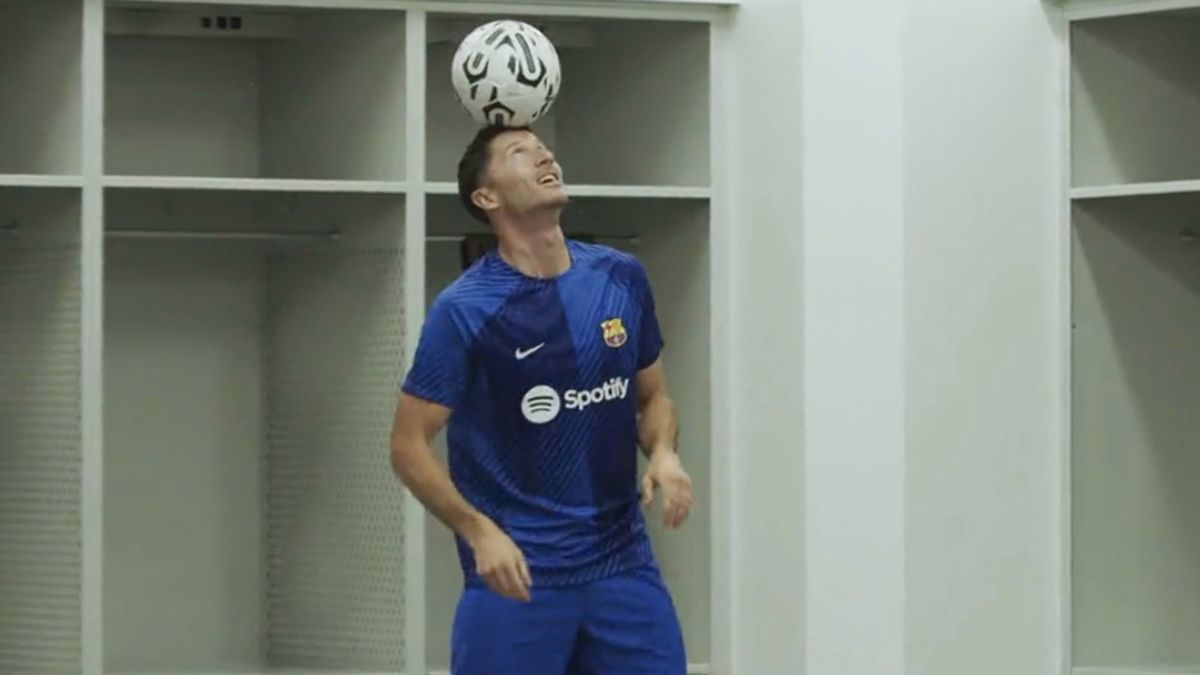 Twitter / FC Barcelona / Na zdjęciu: Robert Lewandowski