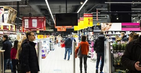 Szef Carrefoura rezygnuje z gigantycznej nagrody. Miał dostać równowartość 17 mln zł