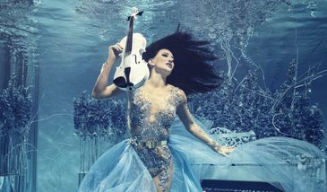 Justyna Steczkowska na jednym ze zdjęć z podwodnej sesji