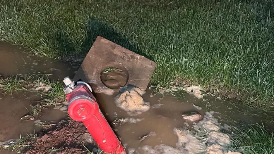 Uszkodzony hydrant w Rabacinie