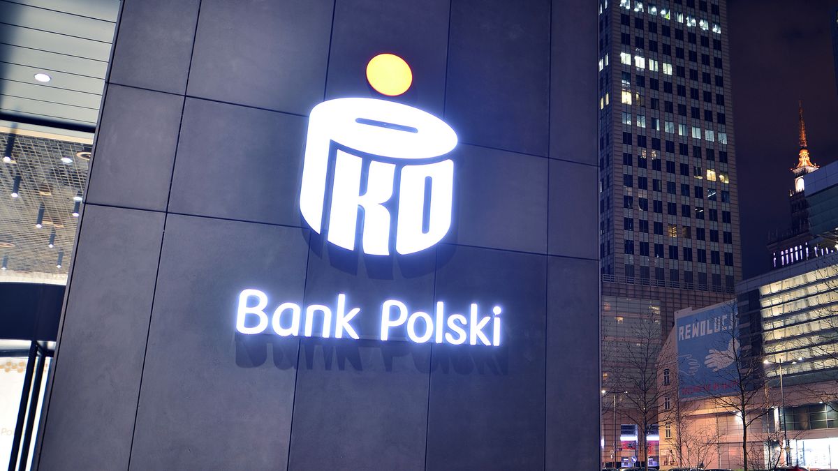 architecture, background, bank, bank polski, banking, banking services, branch, brand, building, business, capital, center, central, citibank, citigroup, commercial, company, contemporary, corporate, corporation, design, district, economic, economy, entrance, exterior, facade, finance, financial, financial advice, icon, investment, logo, money, no people, office, outdoor, pko, poland, private, services, sign, signage, structure, symbol, trademark, urban, view, warsaw